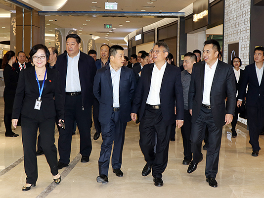 離島免稅新政重大標(biāo)志性項(xiàng)目落成  海口、博鰲免稅店開業(yè)儀式在?？陧樌e行