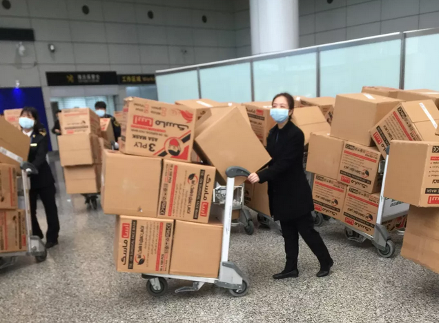 【中國免稅人在行動·一線直擊篇】之六： 戰(zhàn)“疫”一線的陽光衛(wèi)士，愛心傳遞暖人心