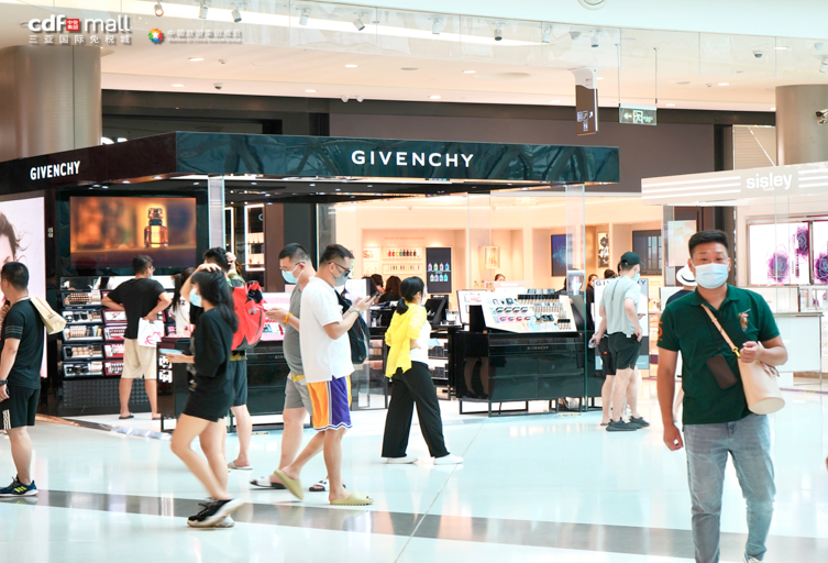 中免集團(tuán)線上線下齊發(fā)力，海南門店多項(xiàng)活動(dòng)創(chuàng)新體驗(yàn)燃爆五一 